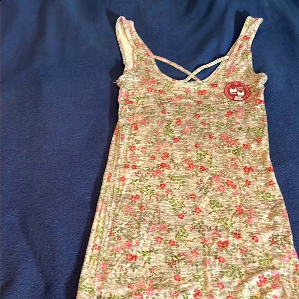 Reversible floral tank